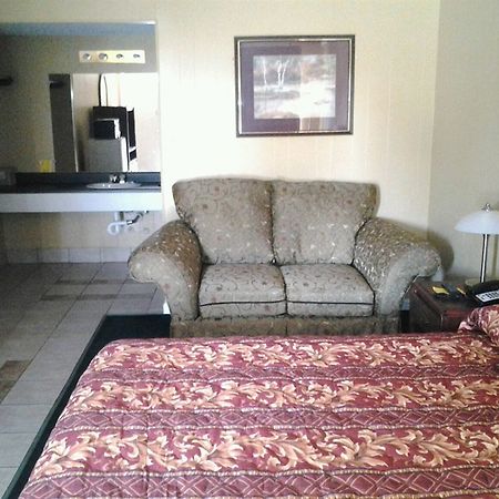 Holiday Motel Hugo エクステリア 写真